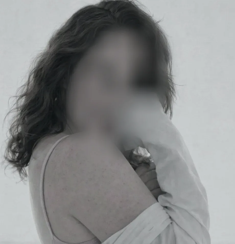 Amina, 34