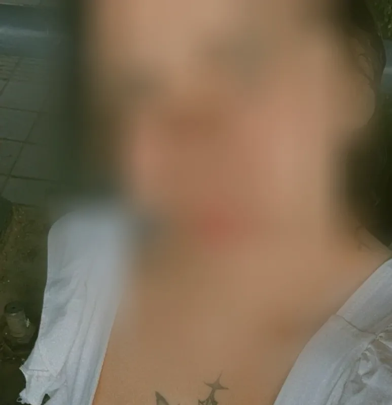 Henna, 22