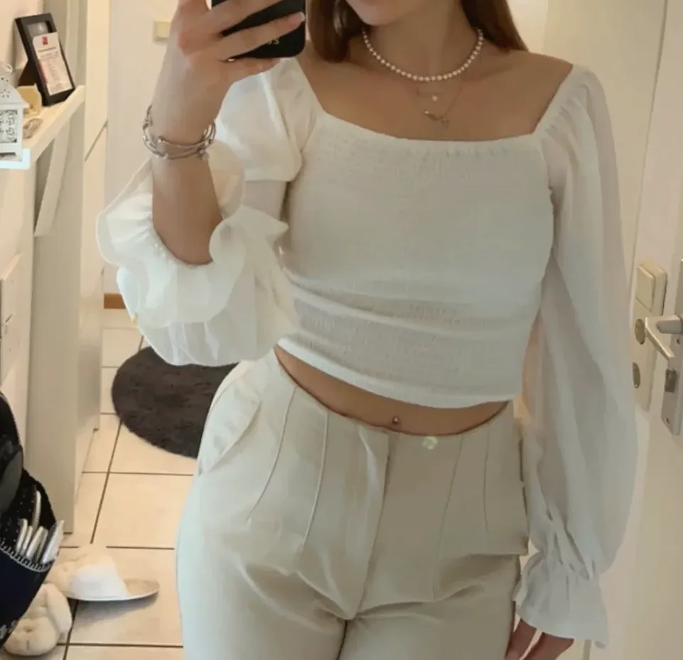 Iida, 25