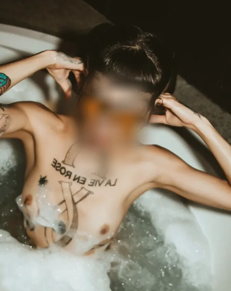 Karoliina, 36